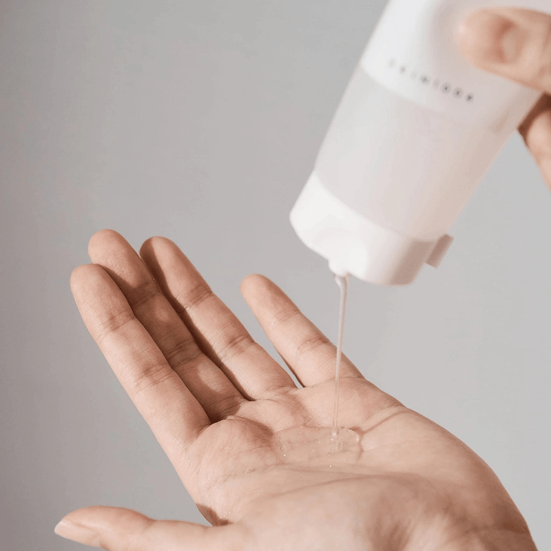 SKIN1004 Madagascar Centella Tone Brightening Cleasing Limpiador Exfoliante Unificador de Tono 125 mL